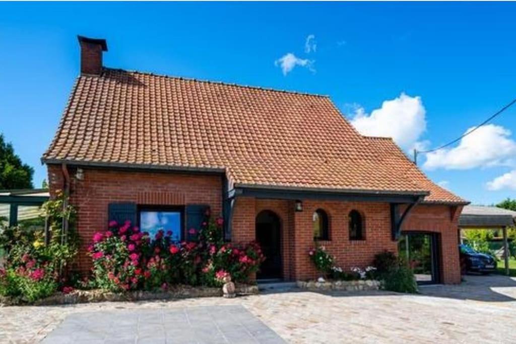 Chez Jules, L'entree Des Caps Villa